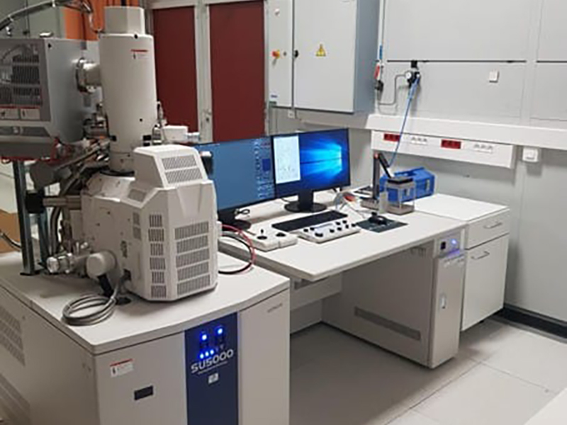 Hitachi SU5000 Scanning Electron Microscope
